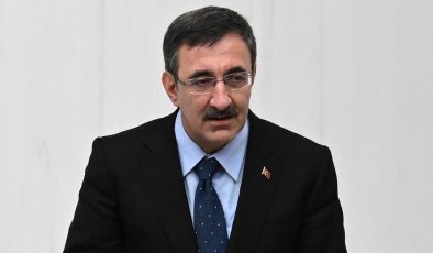 Cevdet Yılmaz’dan Gündeme Dair Kritik Mesajlar