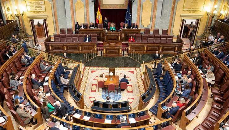 İspanya Acaba Bizimkilerden Daha Fazla mı Kuran OKUYOR..